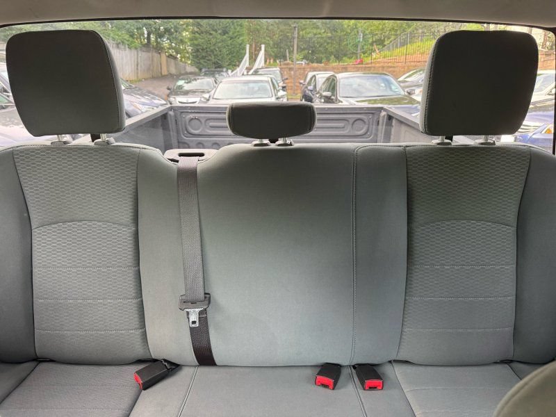 Used 2017 RAM 1500 Express AWD/4WD image 19