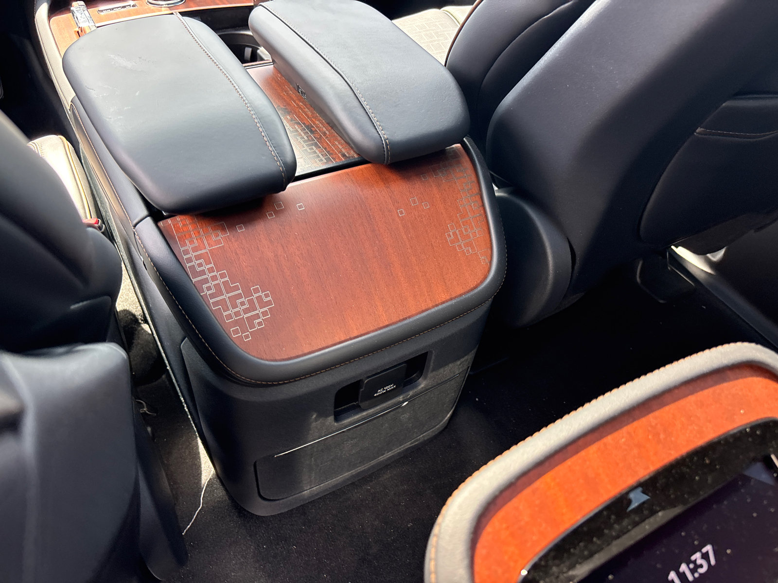 New 2027 Lincoln Navigator L Black Label AWD/4WD image 32