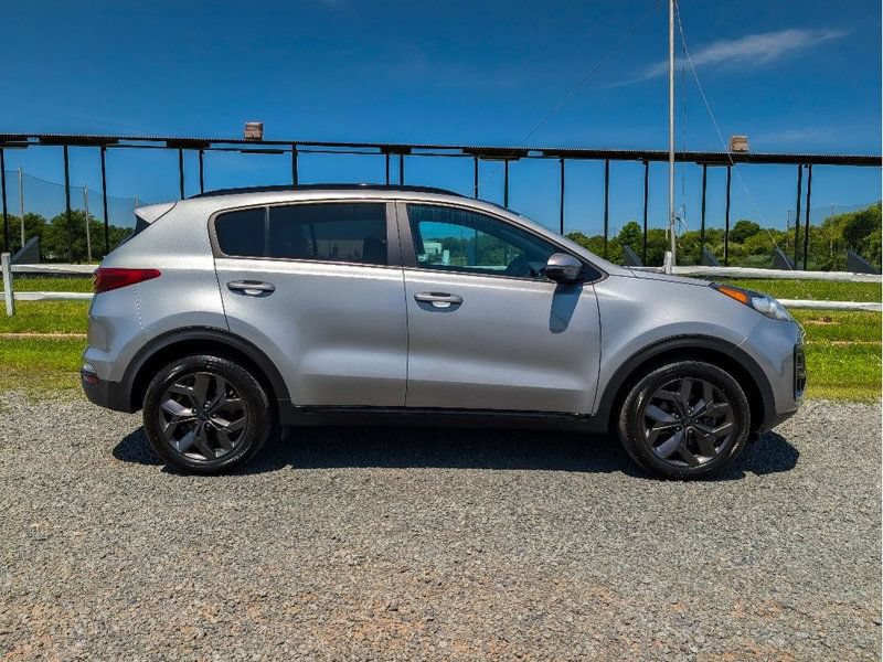 Used 2022 Kia Sportage Nightfall Edition AWD/4WD image 4