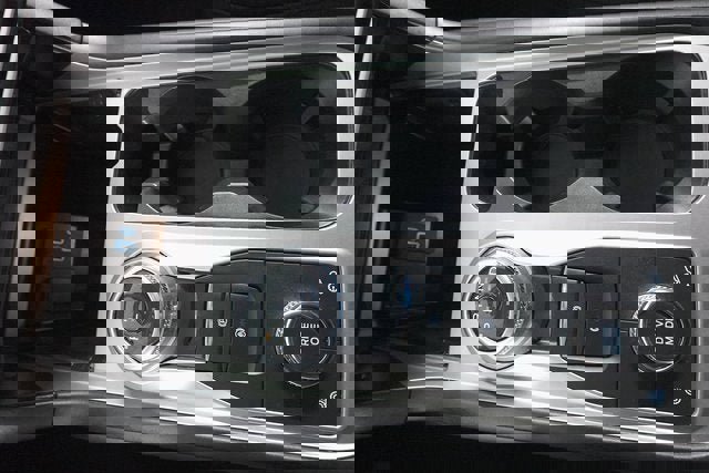 Used 2022 Ford Explorer XLT image 19