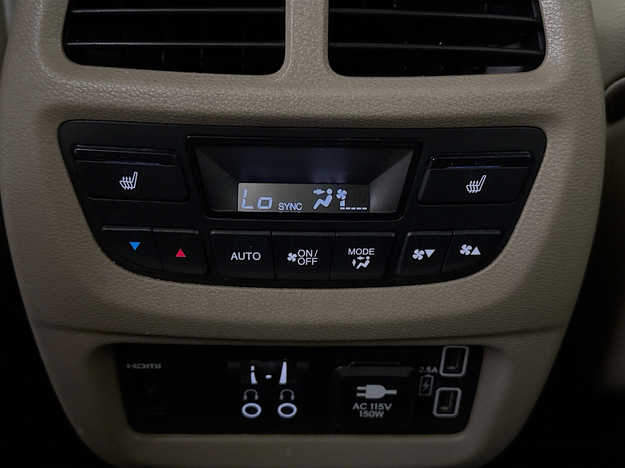 Used 2022 Honda Pilot Touring image 32