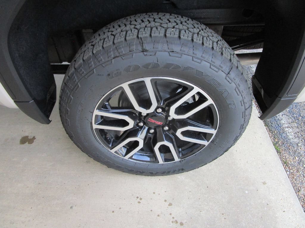 New 2026 GMC Sierra 1500 AT4 w/ AT4 Premium Package AWD/4WD image 10