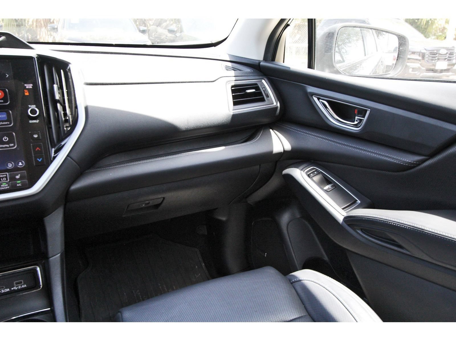 Used 2023 Subaru Ascent Limited w/ Technology Package AWD/4WD image 10