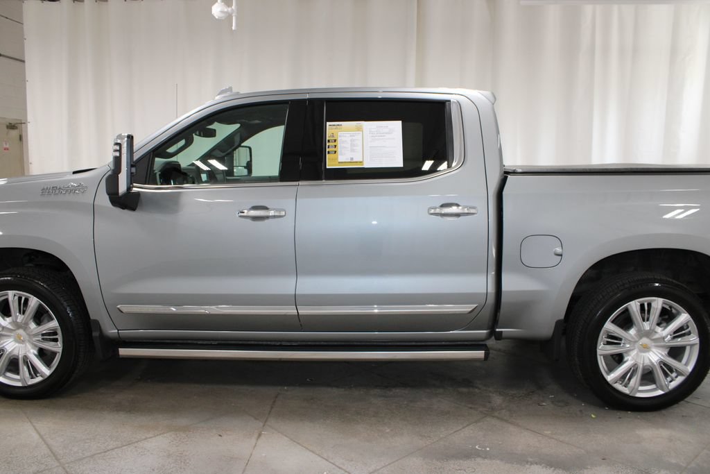 Used 2025 Chevrolet Silverado 1500 High Country w/ High Country Premium Package AWD/4WD image 6