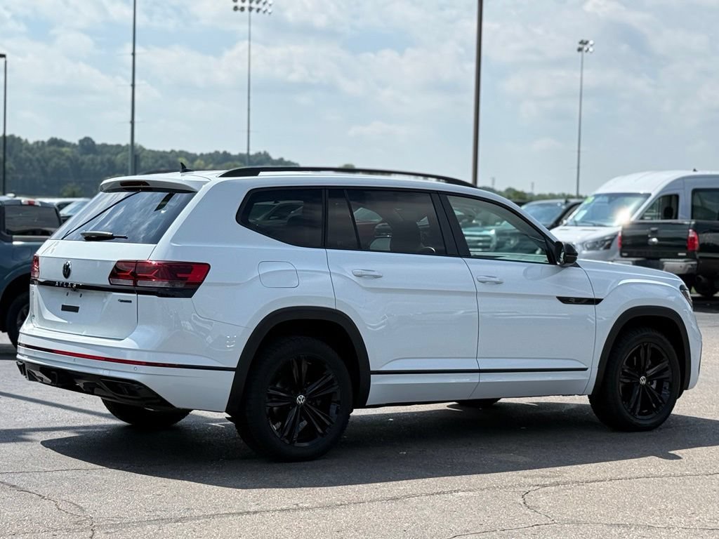 Used 2023 Volkswagen Atlas SEL R-Line AWD/4WD image 34