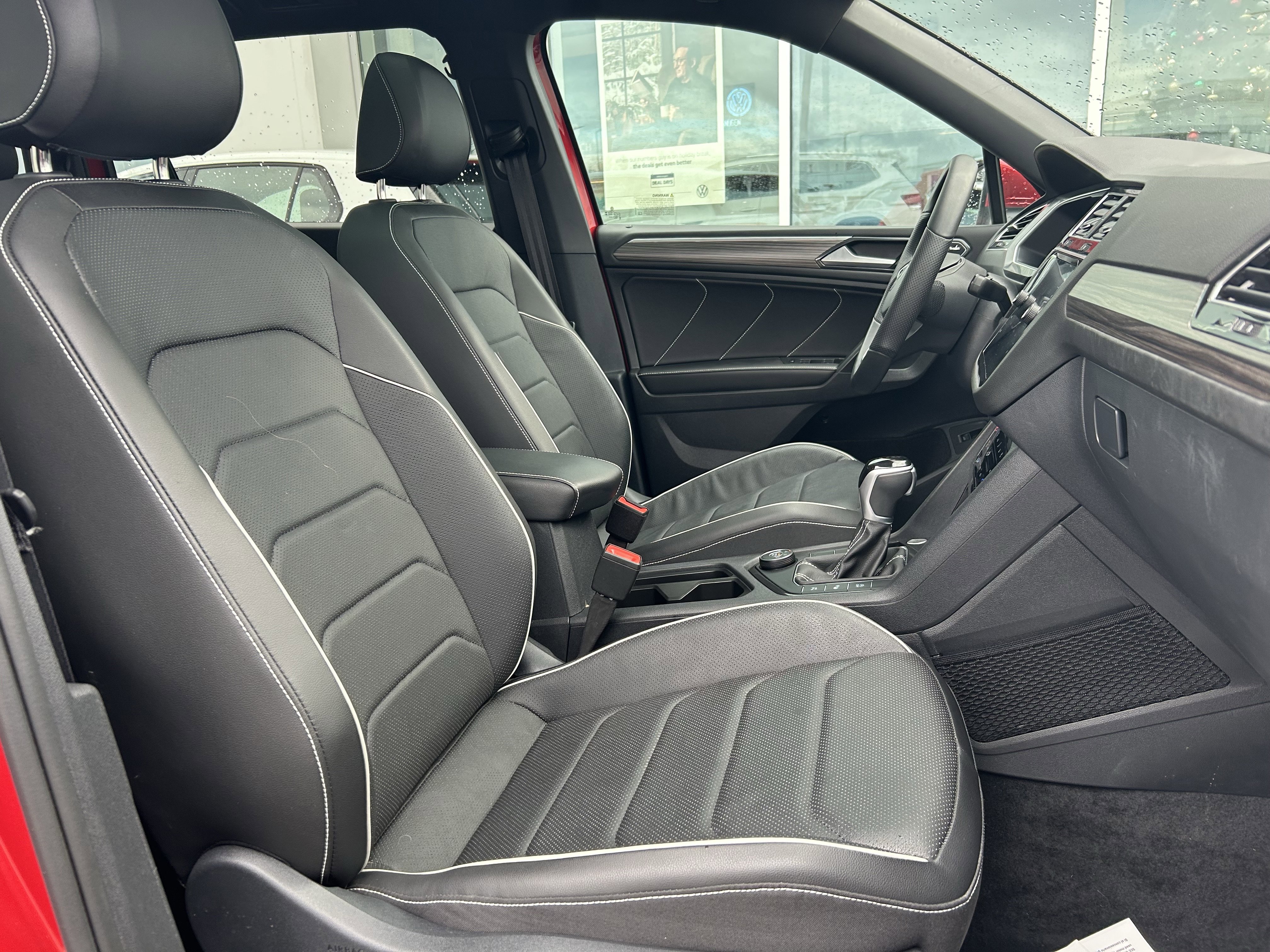 Certified 2024 Volkswagen Tiguan SEL R-Line image 26