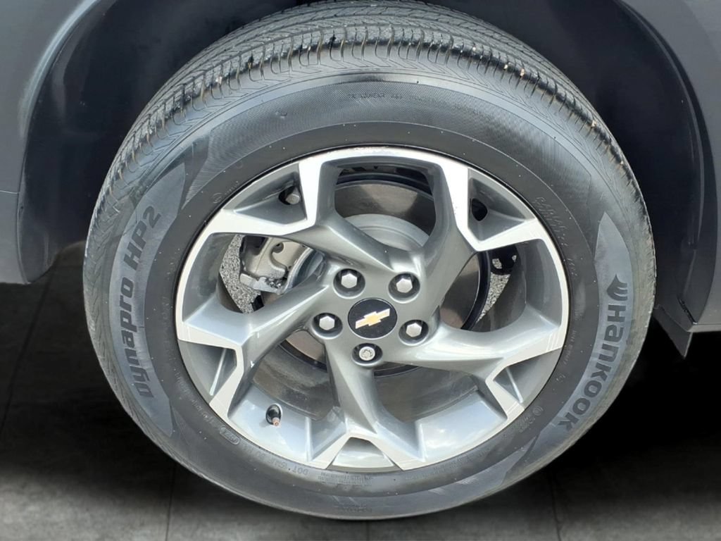 Used 2024 Chevrolet Trax LT w/ Driver Confidence Package FWD image 9