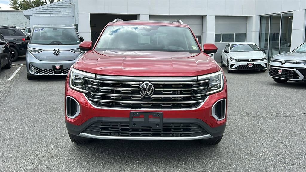 Used 2024 Volkswagen Atlas SEL AWD/4WD image 2