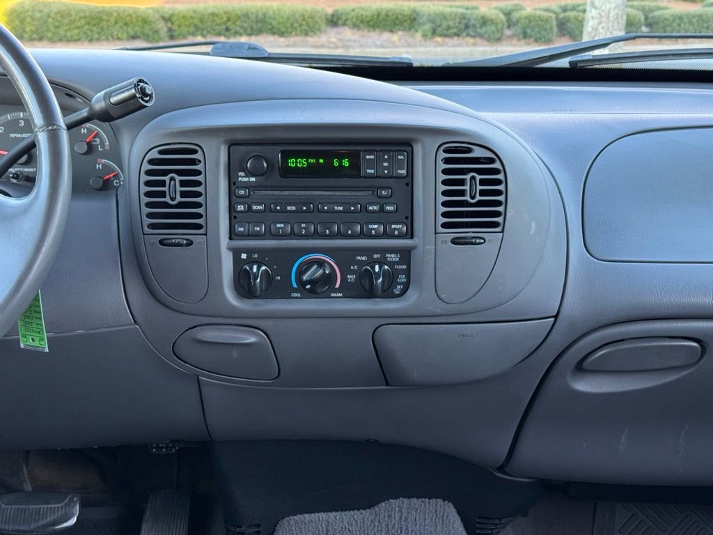 Used 2001 Ford F150 XLT image 14