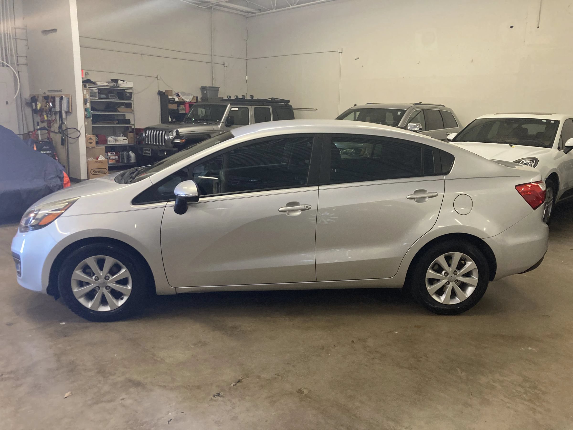 Used 2013 Kia Rio EX w/ Convenience Pkg FWD image 9