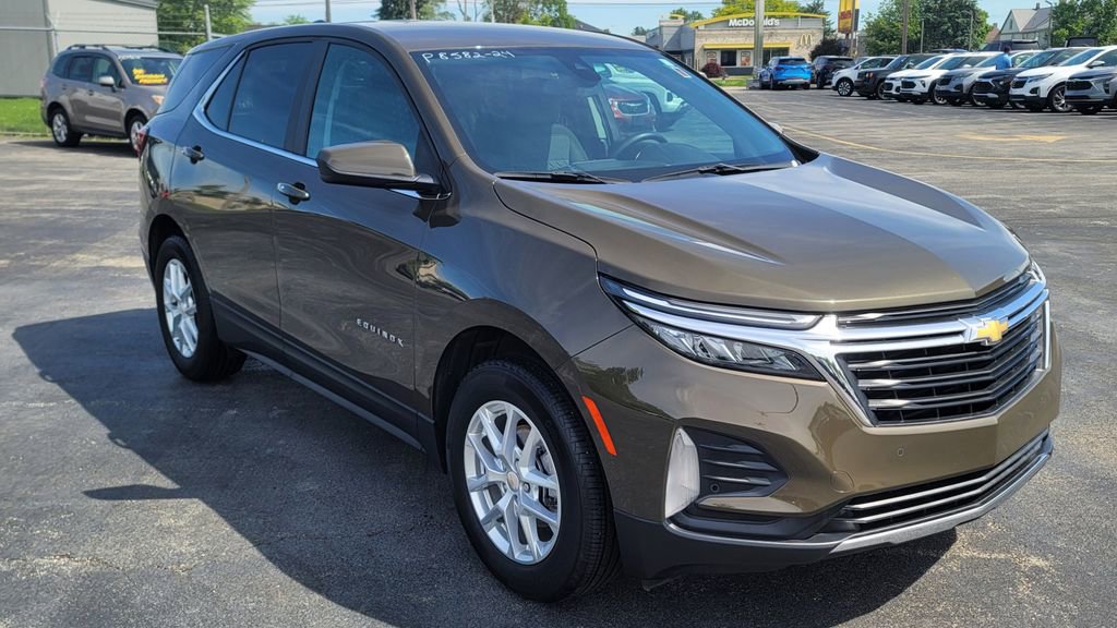 Used 2024 Chevrolet Equinox LT w/ LPO, Floor Liner Package FWD image 2