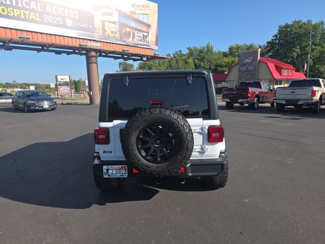 Used 2018 Jeep Wrangler Unlimited Sahara image 6