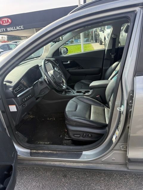 Used 2022 Kia Niro Touring Special Edition FWD image 9