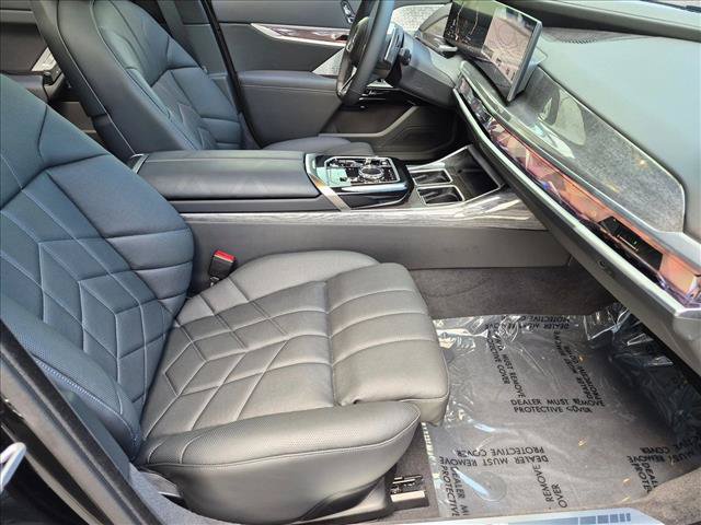 Used 2023 BMW 760i xDrive AWD/4WD image 22