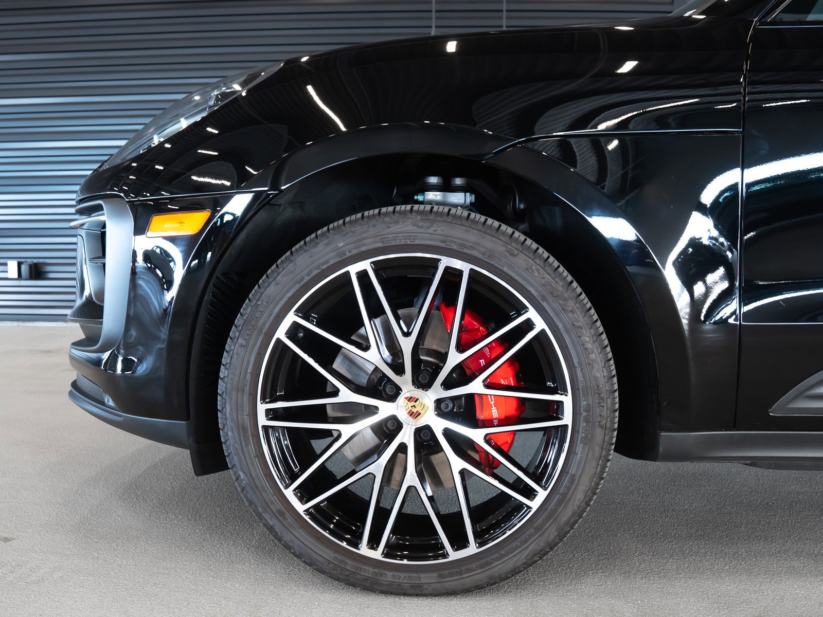 Certified 2025 Porsche Macan S image 12