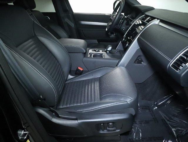 Used 2025 Land Rover Discovery Dynamic SE AWD/4WD image 31
