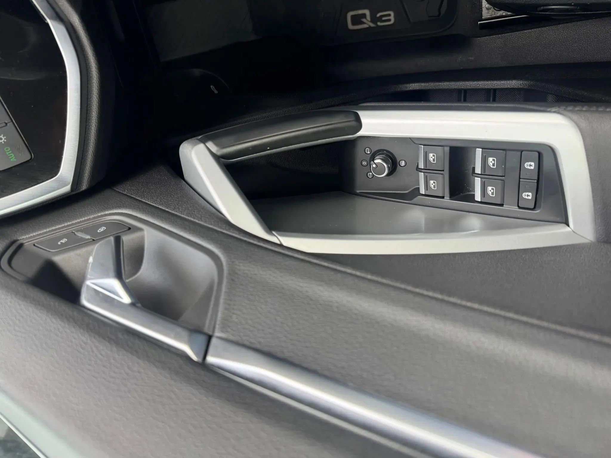 Used 2020 Audi Q3 2.0T Premium image 19