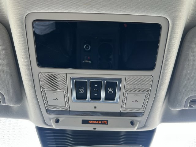Used 2024 Land Rover Discovery S AWD/4WD image 31