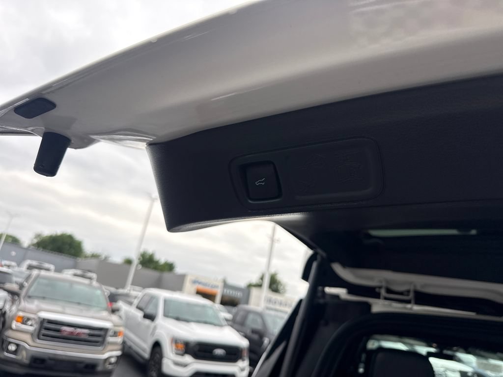 Used 2024 Ford Expedition Limited AWD/4WD image 16