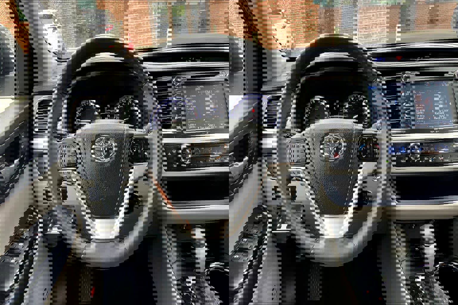 Used 2014 Toyota Highlander Limited AWD/4WD image 5