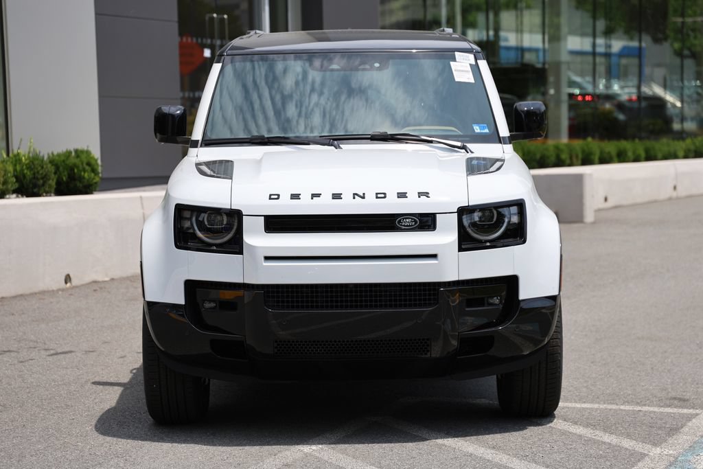 New 2026 Land Rover Defender 130 X-Dynamic SE AWD/4WD image 5