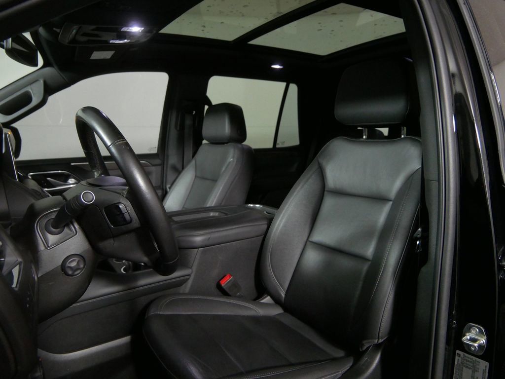 Used 2022 Chevrolet Tahoe Z71 w/ Luxury Package AWD/4WD image 12