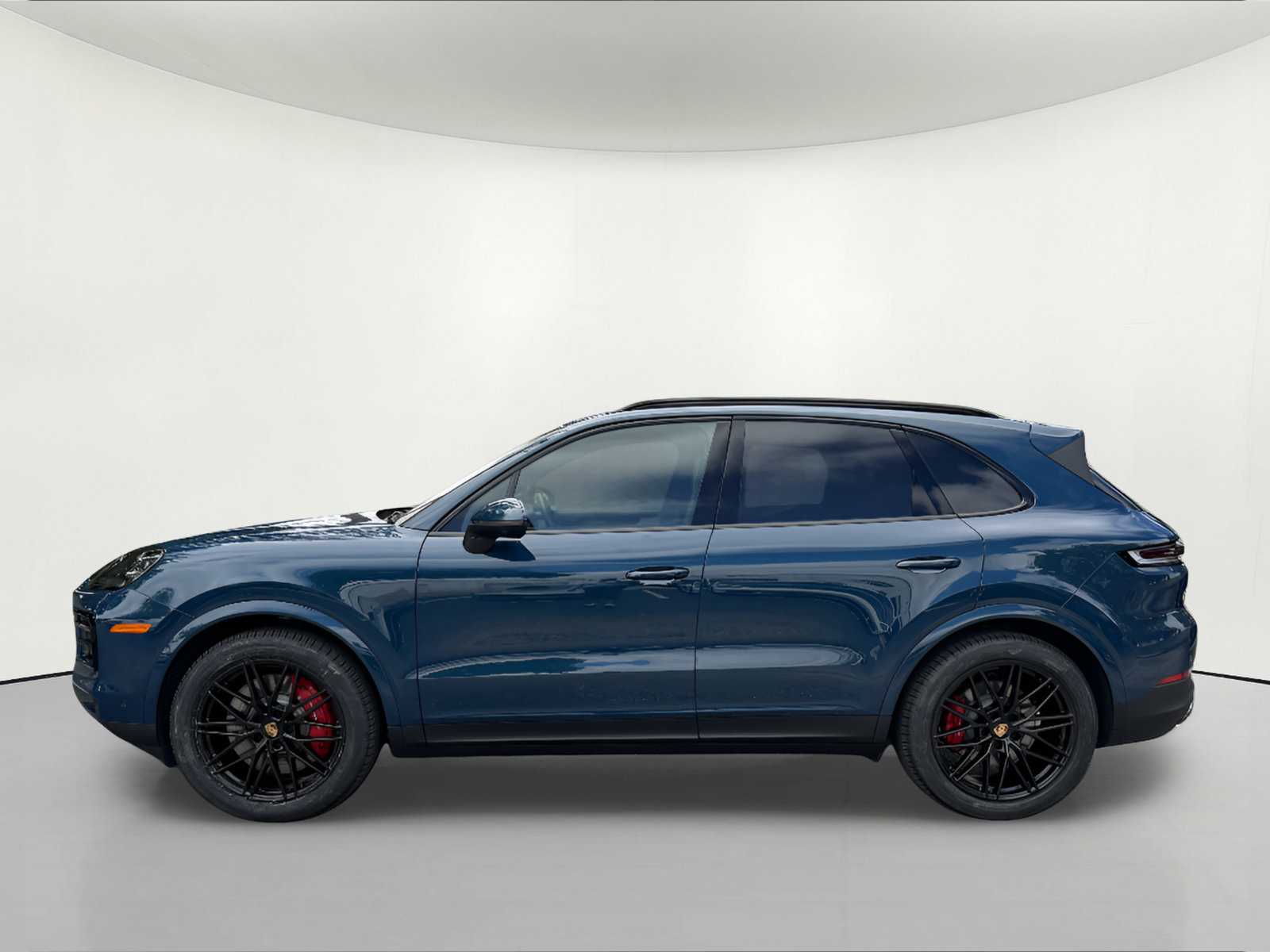Certified 2024 Porsche Cayenne S AWD/4WD image 2