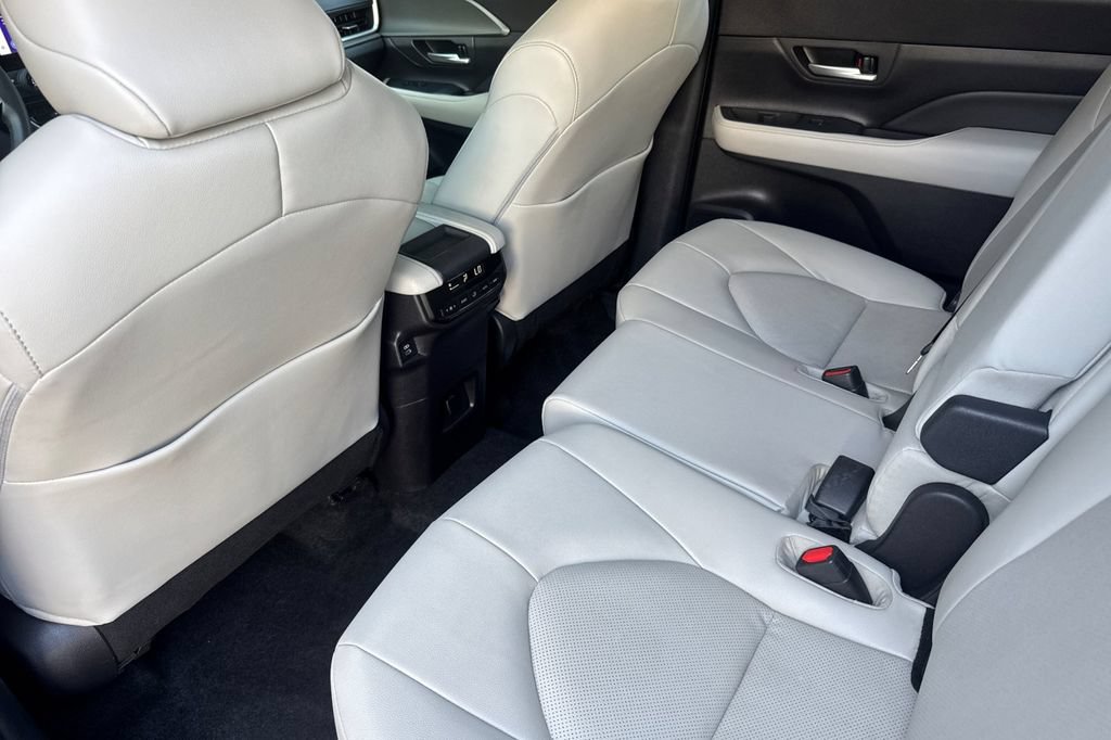 Certified 2025 Toyota Grand Highlander AWD Hybrid image 11
