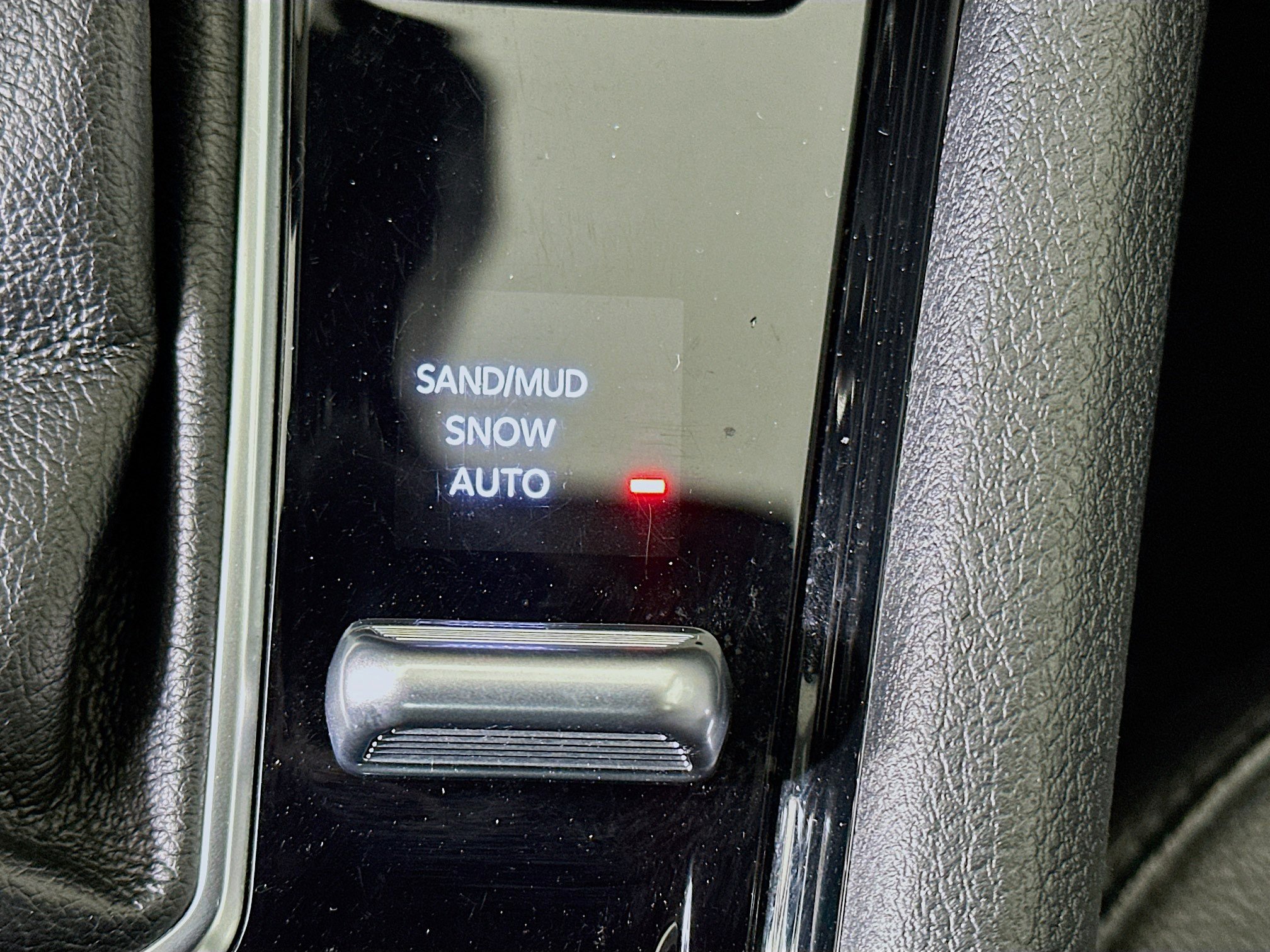 Used 2025 Jeep Compass Limited image 25