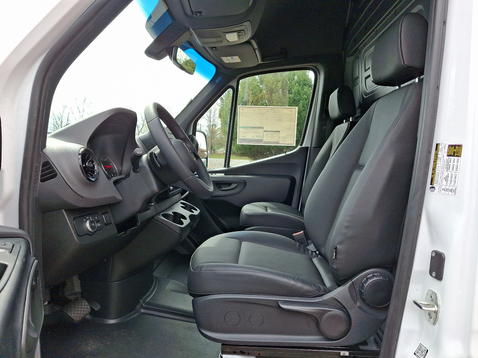 New 2025 Mercedes-Benz Sprinter 2500 image 11