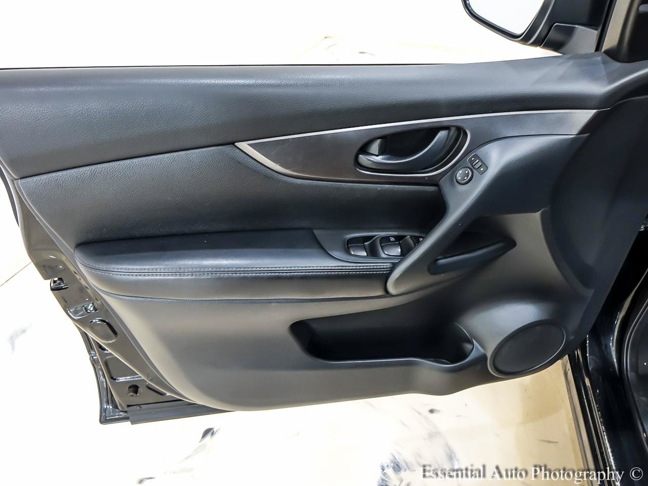 Used 2022 Nissan Rogue Sport S FWD image 23