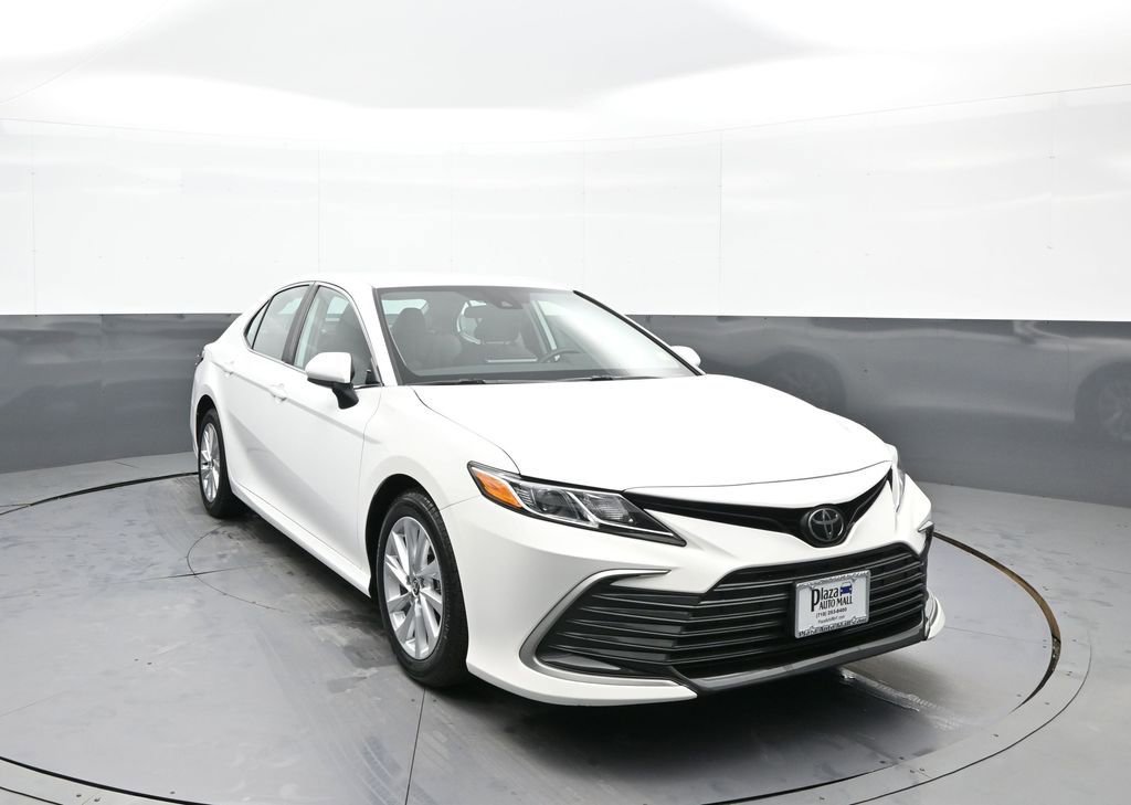 Certified 2023 Toyota Camry LE image 3