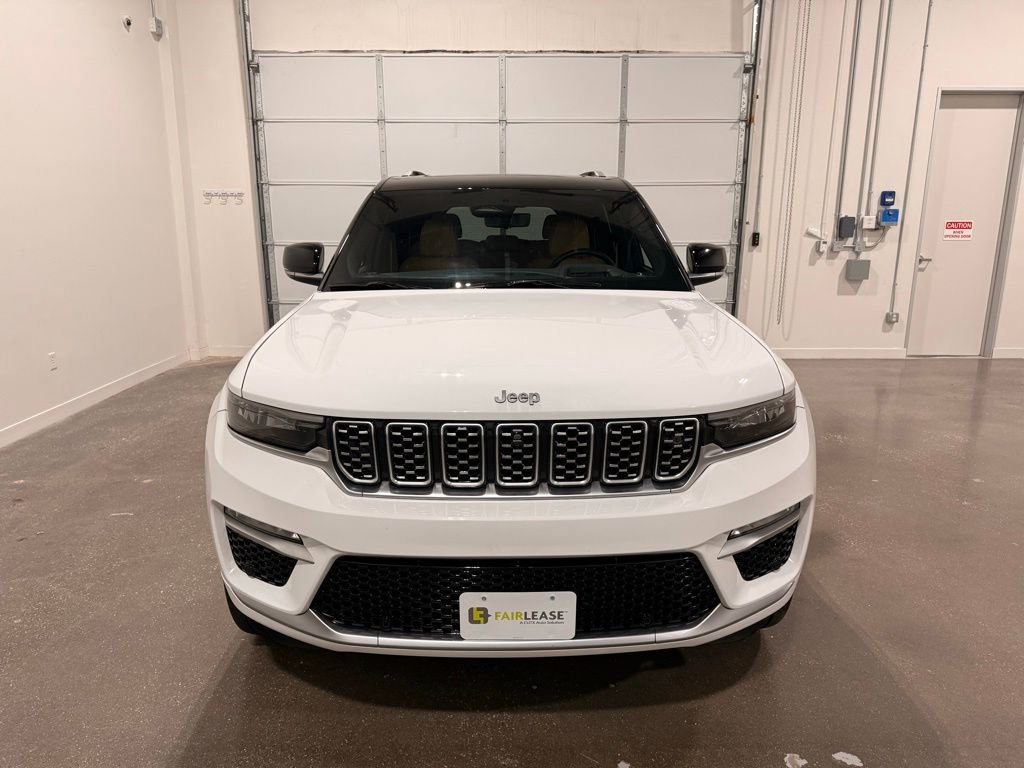 Used 2022 Jeep Grand Cherokee Summit AWD/4WD image 2