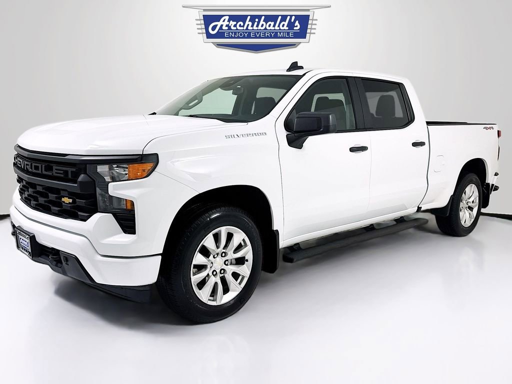 Used 2023 Chevrolet Silverado 1500 Custom image 3