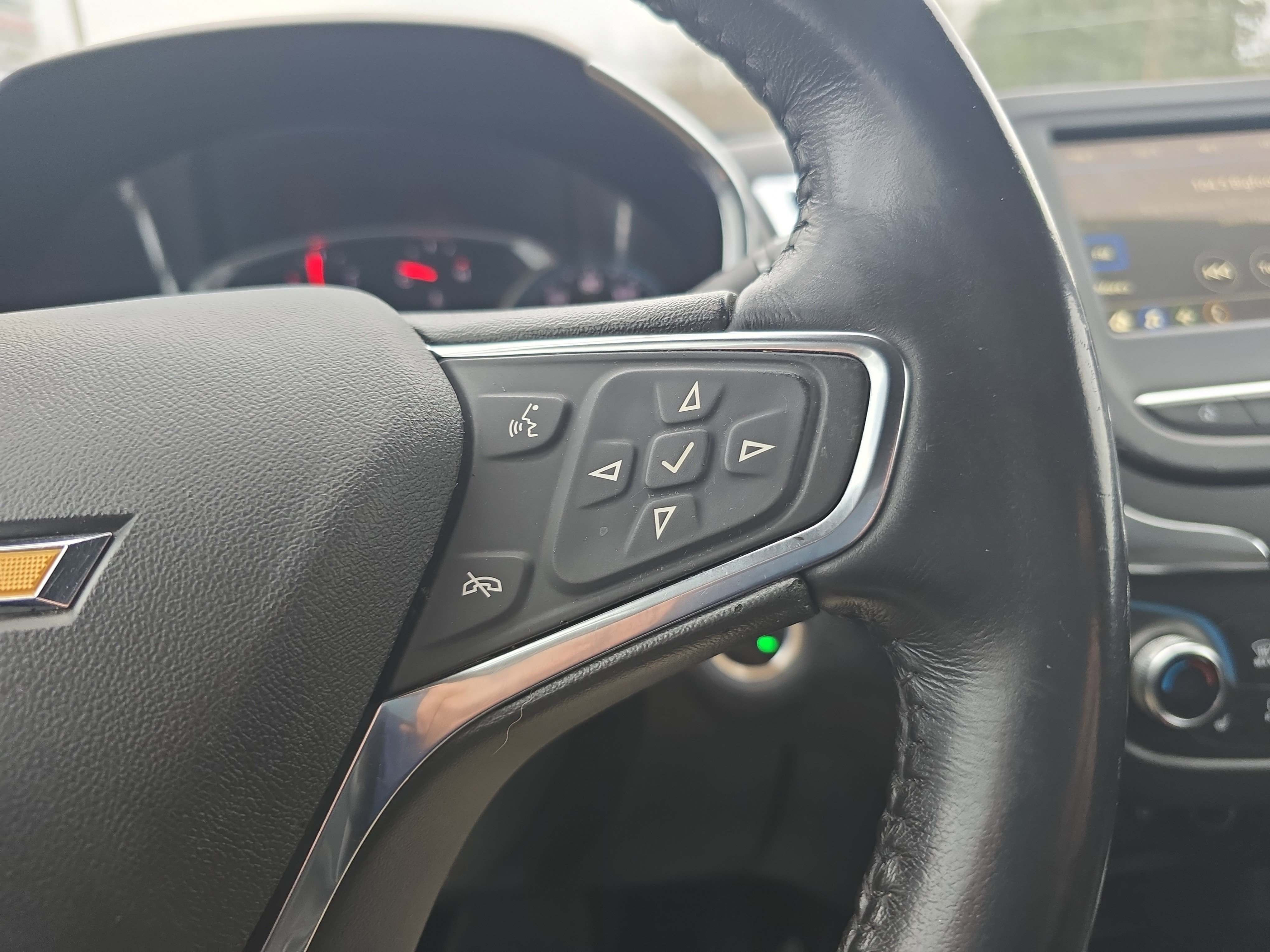 Used 2019 Chevrolet Equinox LT image 21