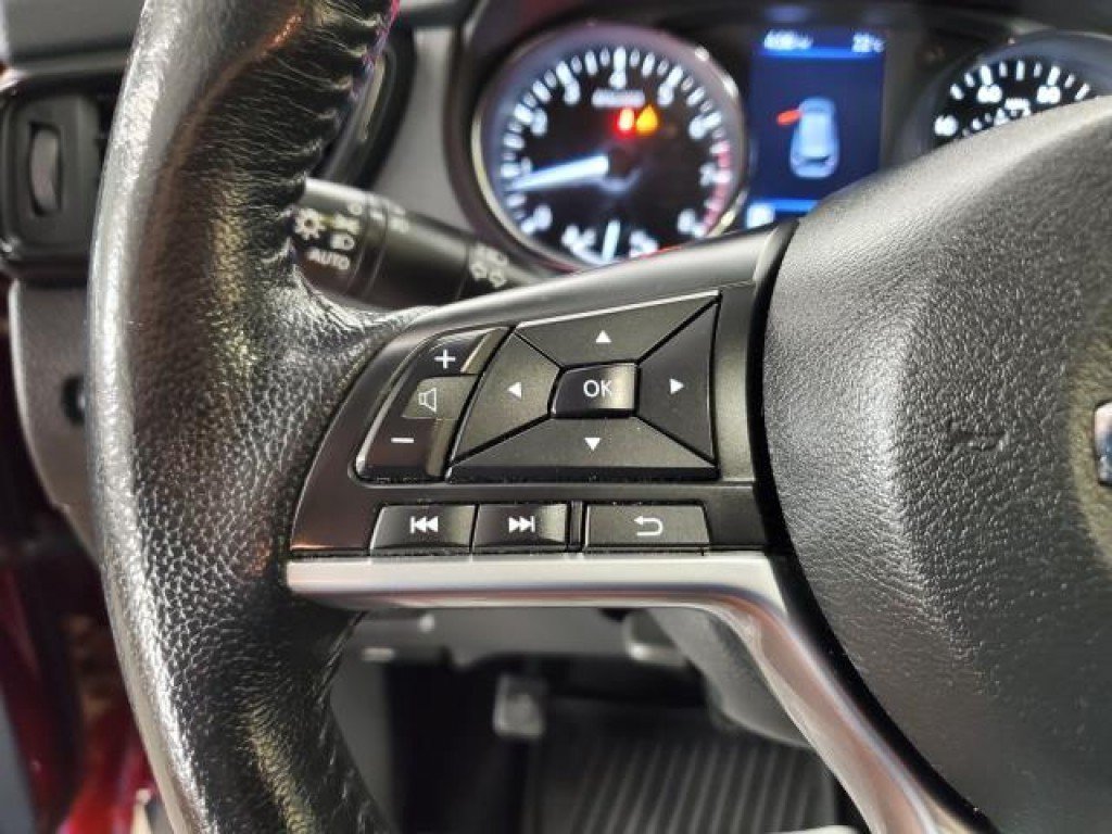 Used 2018 Nissan Rogue SL AWD/4WD image 21