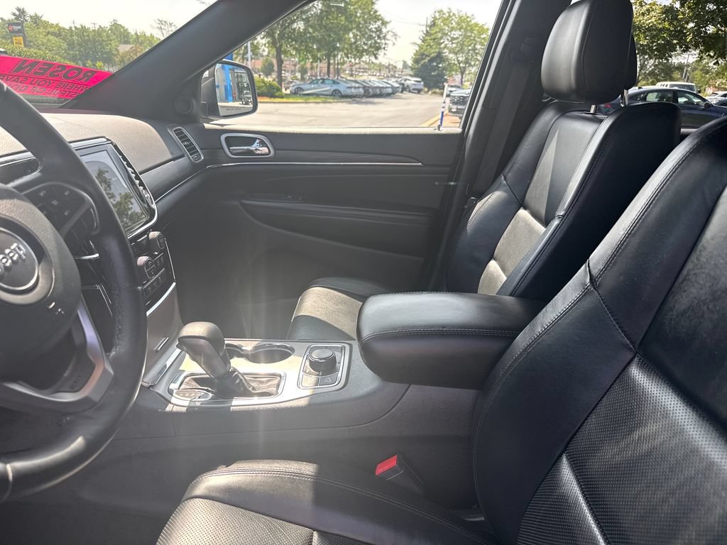 Used 2019 Jeep Grand Cherokee Limited w/ Luxury Group II AWD/4WD image 14