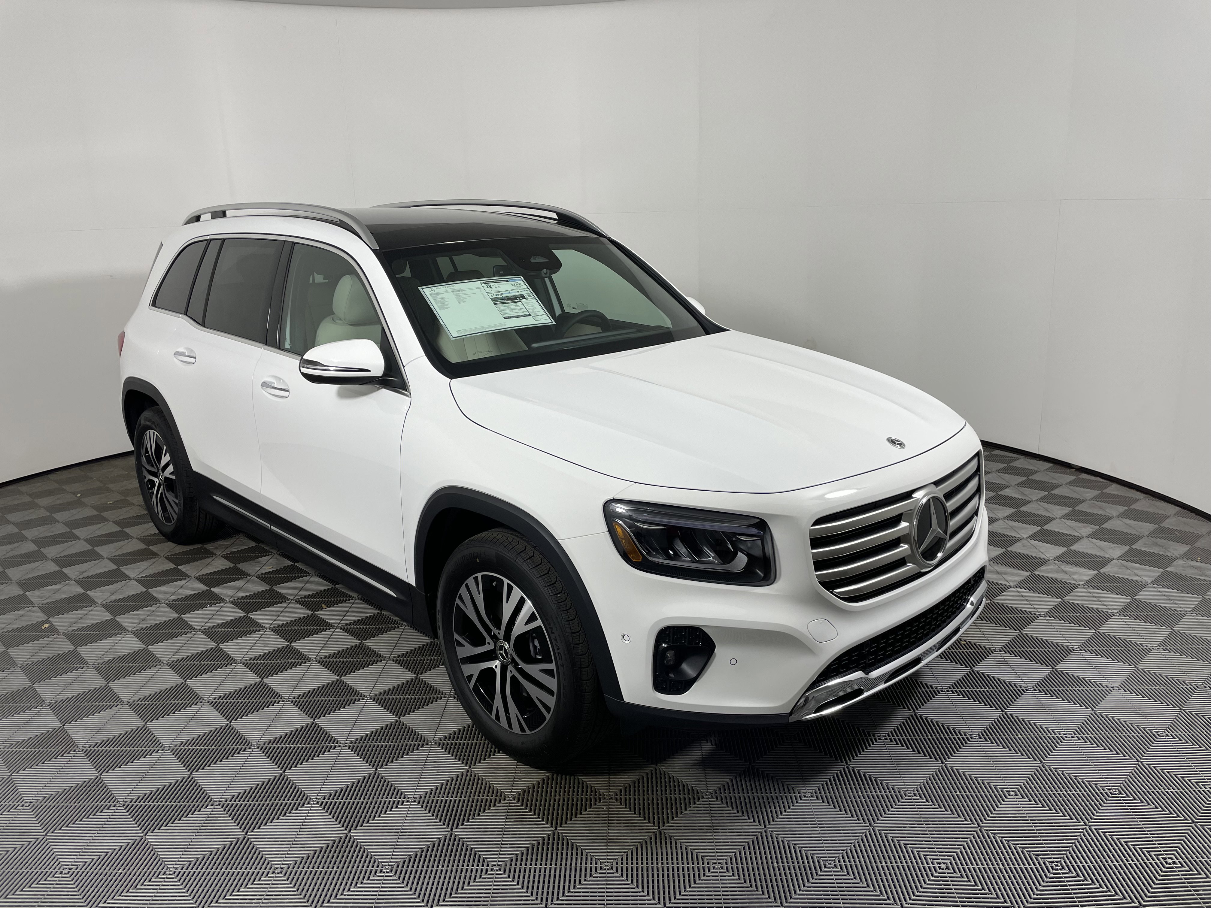New 2026 Mercedes-Benz GLB 250 image 7