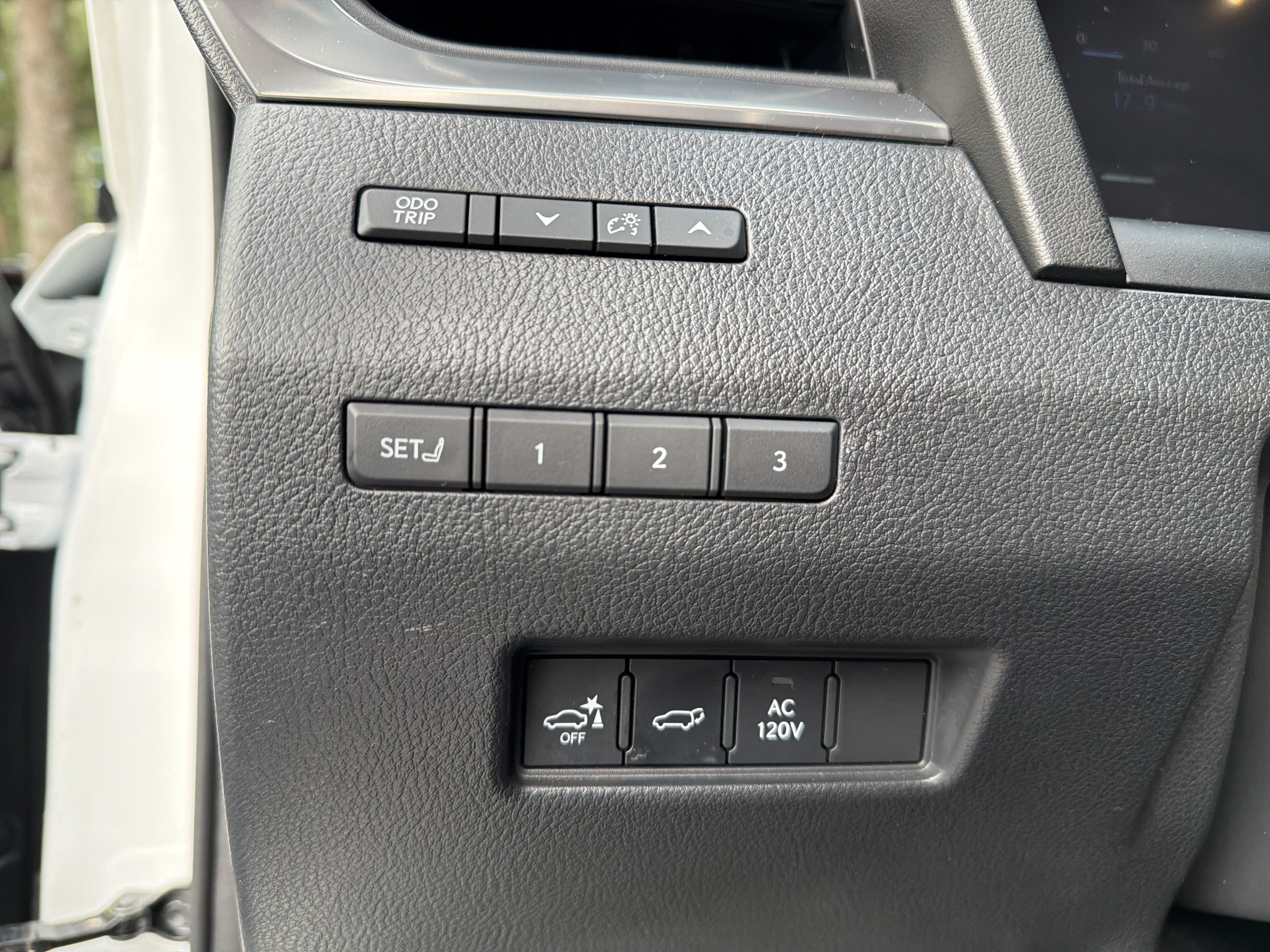 Certified 2024 Lexus GX 550 w/ Accessory Package (Z1) AWD/4WD image 19