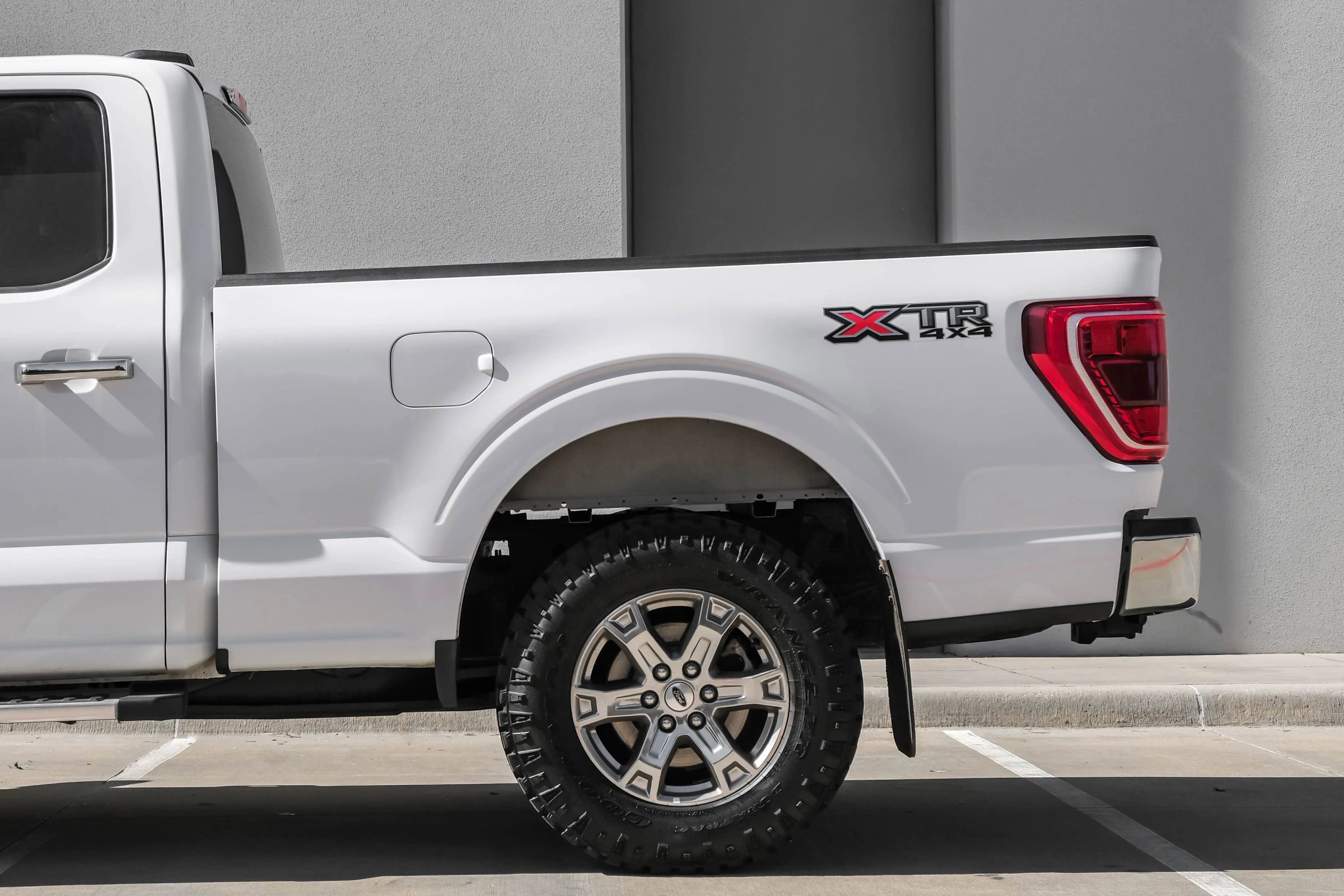 Used 2019 Ford F150 XLT w/ Equipment Group 302A Luxury image 8