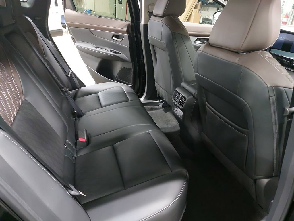 New 2026 Nissan Murano Platinum image 16