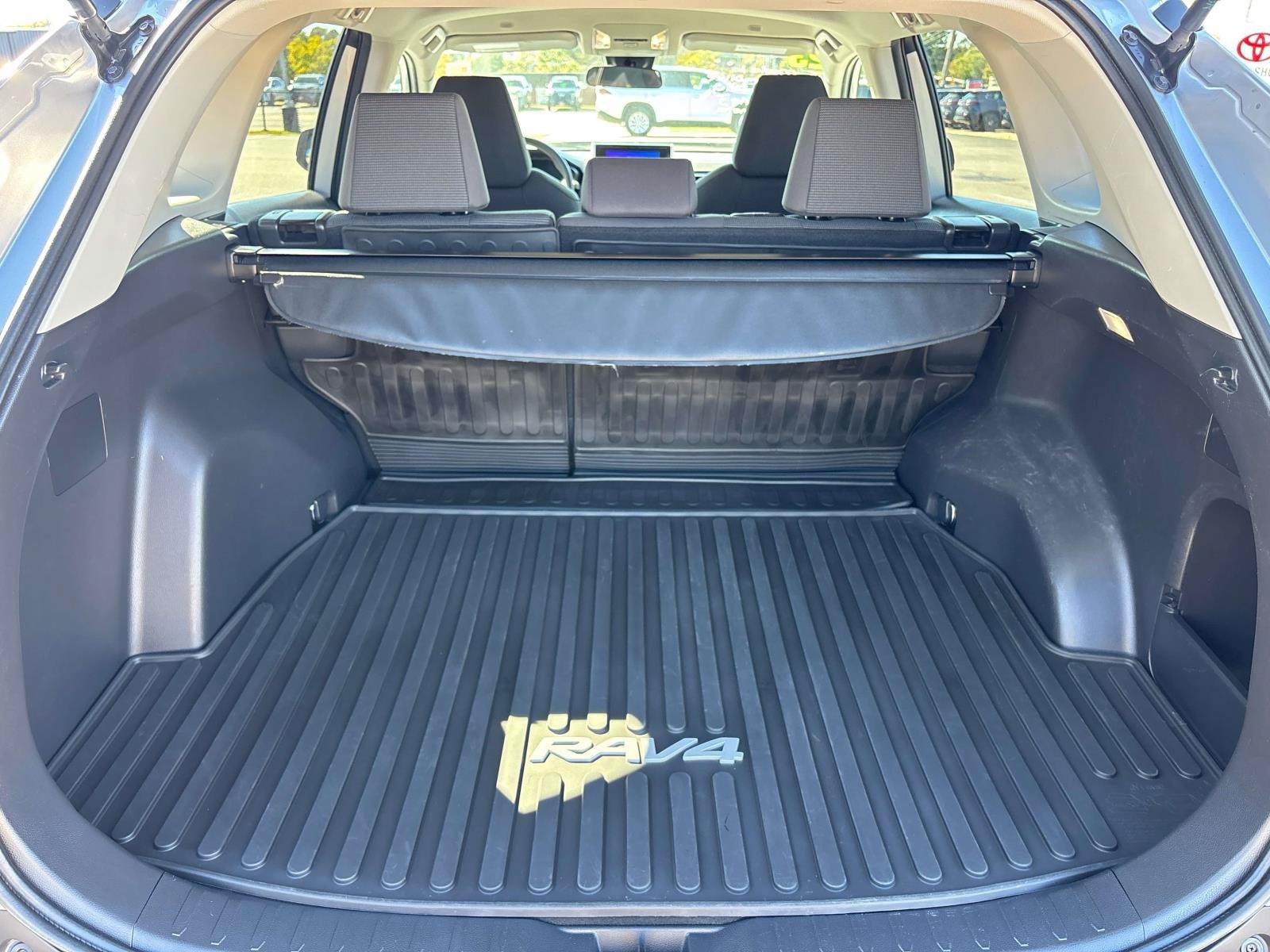 Certified 2023 Toyota RAV4 LE AWD/4WD image 11