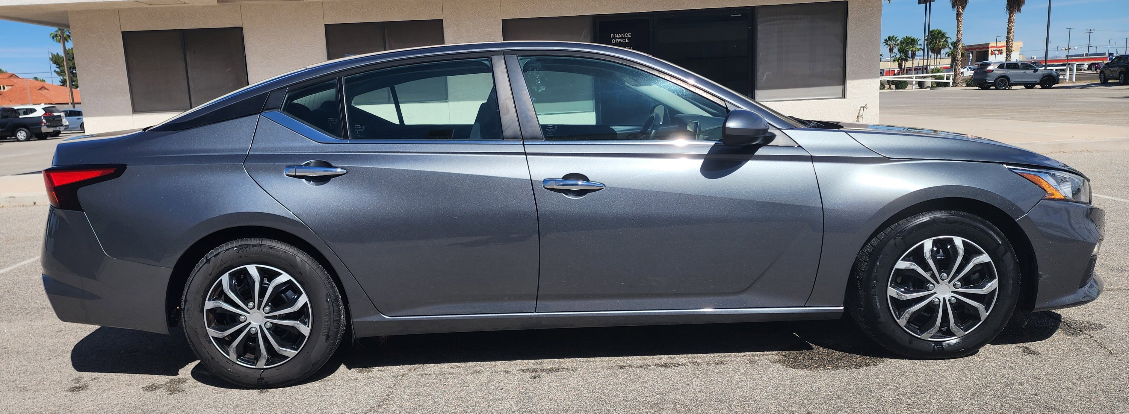 Used 2019 Nissan Altima 2.5 S FWD image 4