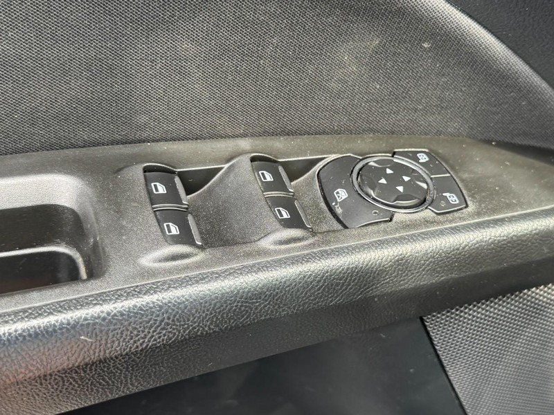 Used 2020 Ford Fusion SE FWD image 21