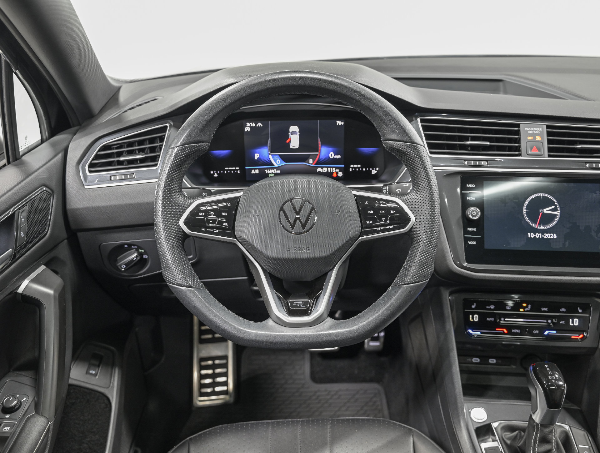 Used 2024 Volkswagen Tiguan SE R-Line AWD/4WD image 17