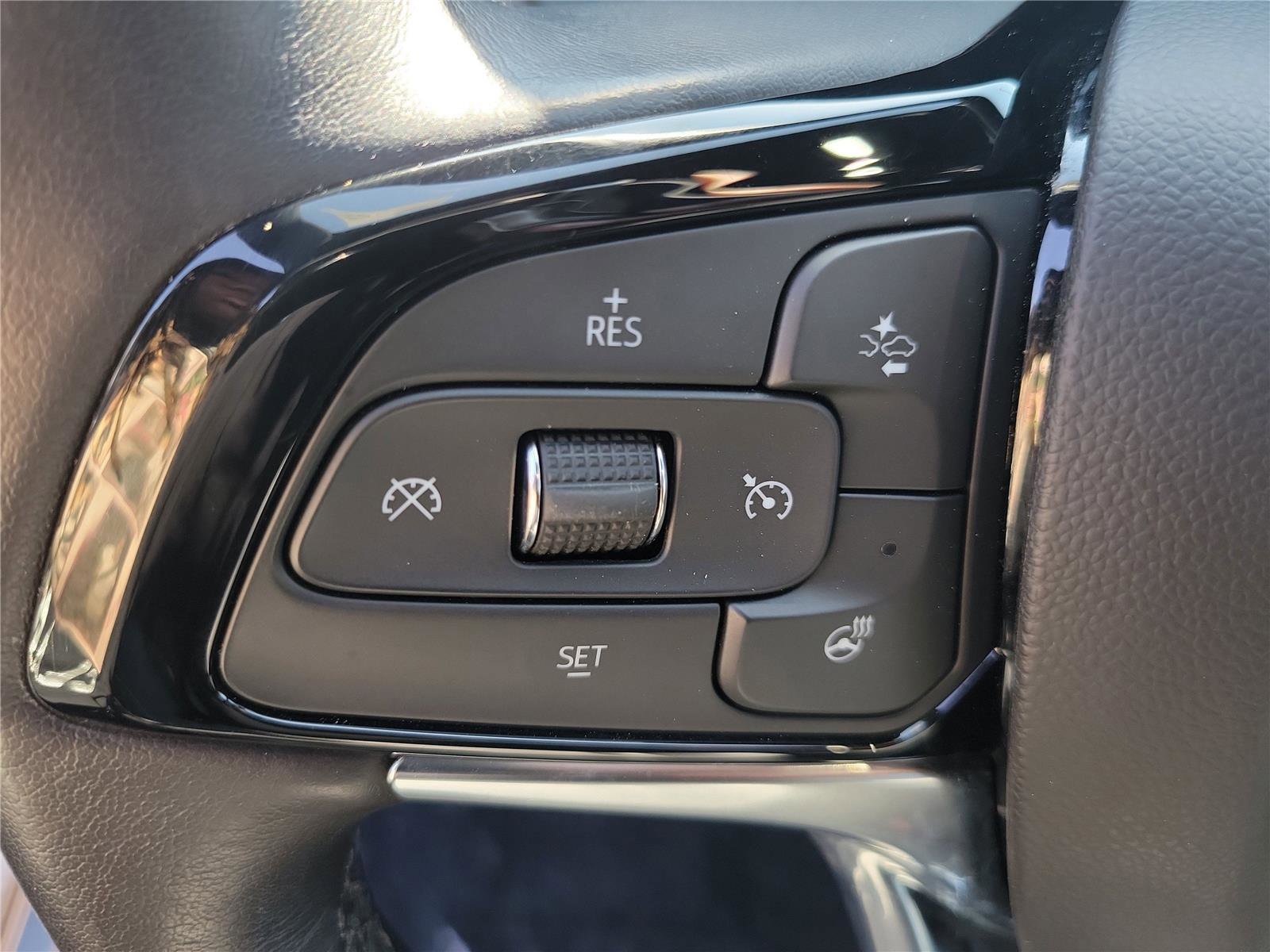 Used 2024 Buick Enclave Essence w/ Sport Touring Edition image 24