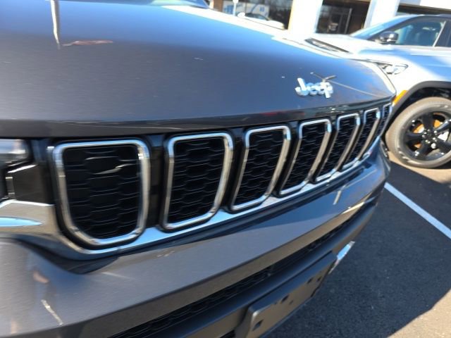 Used 2023 Jeep Grand Cherokee L Limited image 27