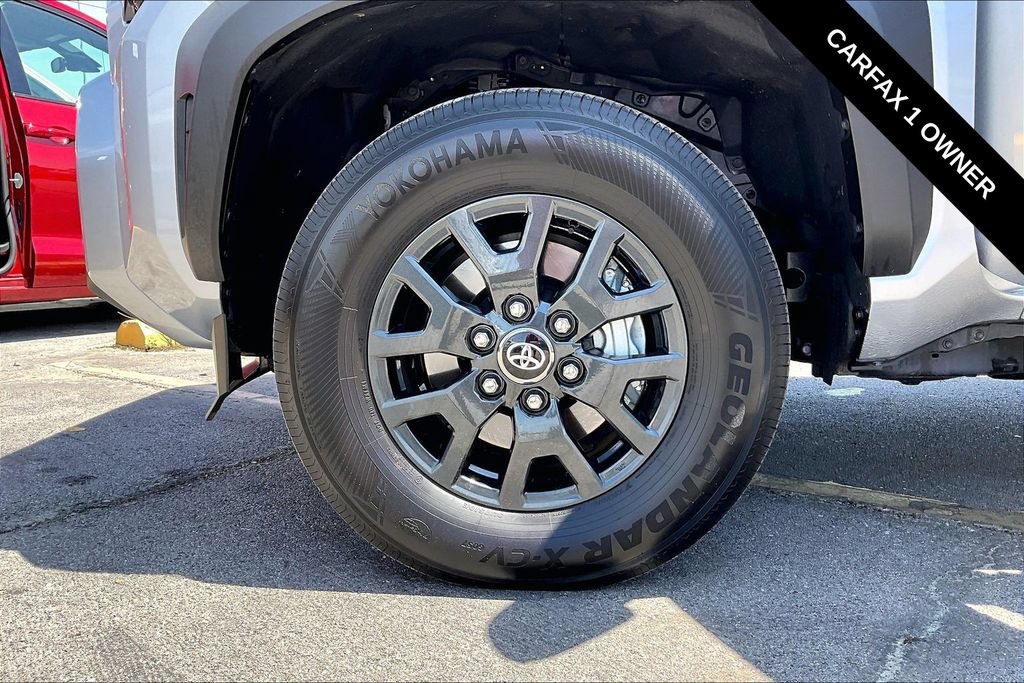 Used 2026 Toyota 4Runner SR5 AWD/4WD image 32