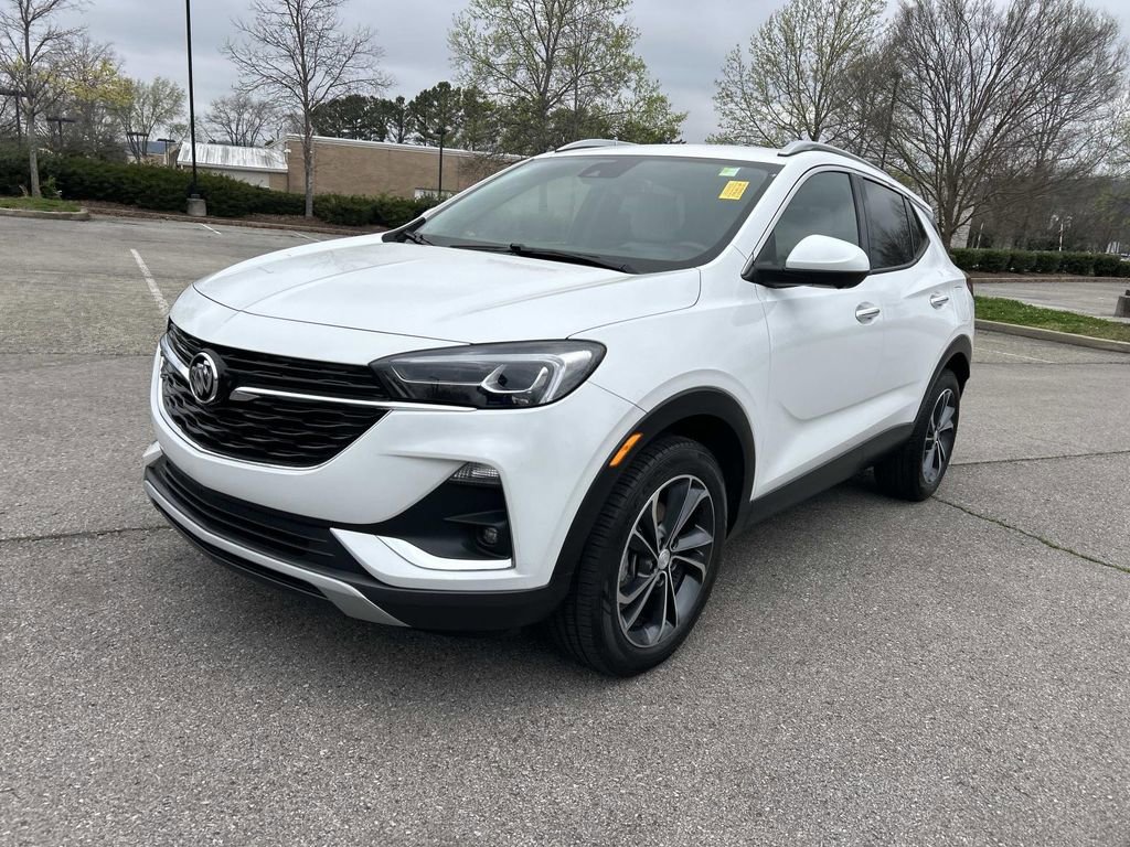 Used 2022 Buick Encore GX Essence w/ Advanced Technology Package FWD image 3