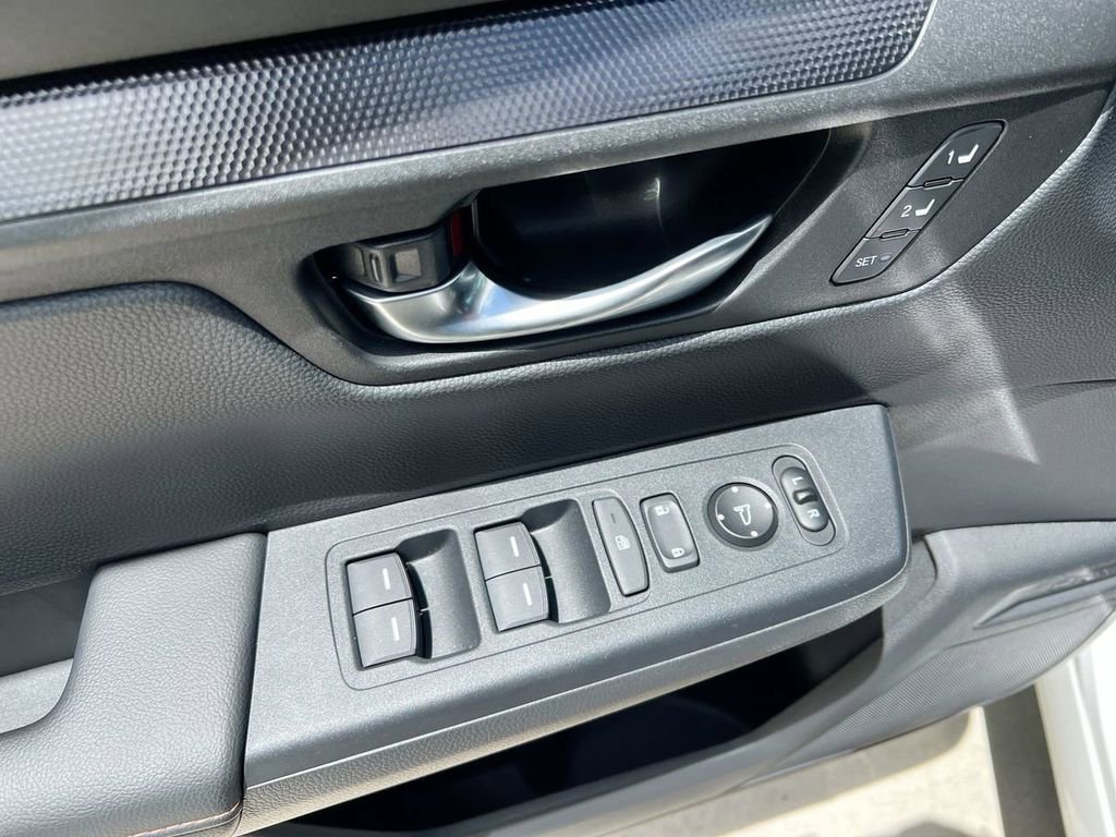 Used 2025 Honda CR-V Sport-L image 11